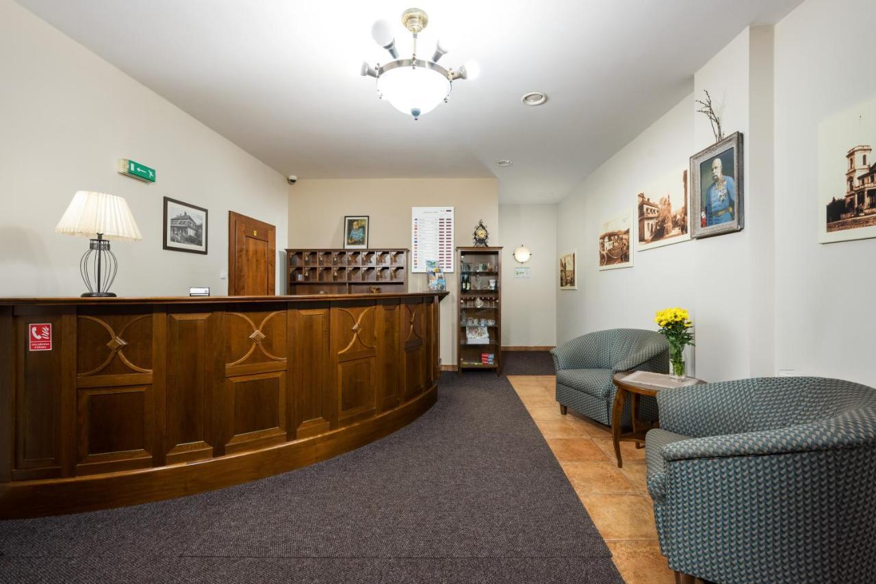 Hotel Zlaty Lev Jablonec nad Nisou Dış mekan fotoğraf