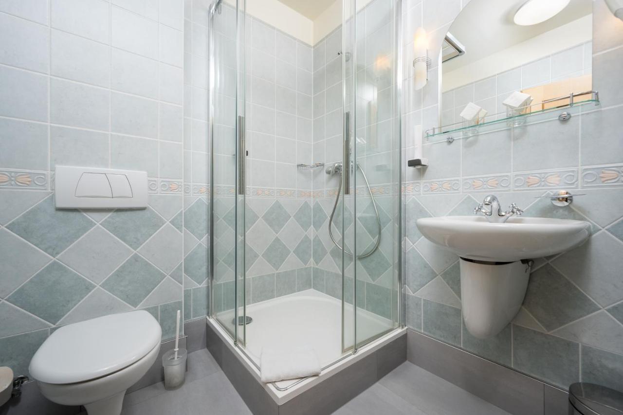 Hotel Zlaty Lev Jablonec nad Nisou Dış mekan fotoğraf