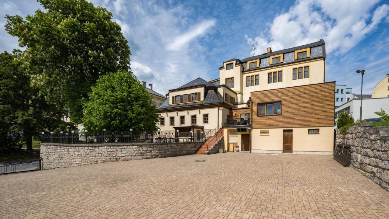 Hotel Zlaty Lev Jablonec nad Nisou Dış mekan fotoğraf
